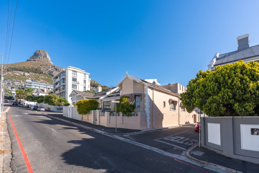 4 Bedroom Property for Sale in Bantry Bay Western Cape